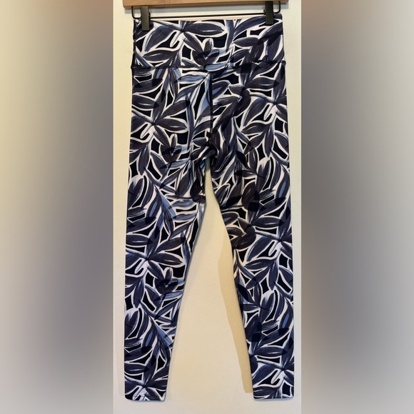 Sage Collective NWT Sports Bra and Leggings Set Sage Leaf Print Size S - Picture 6 of 13